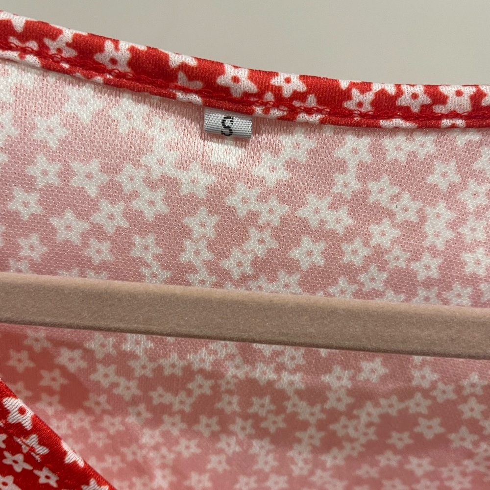 Red top - Picture 2 of 2
